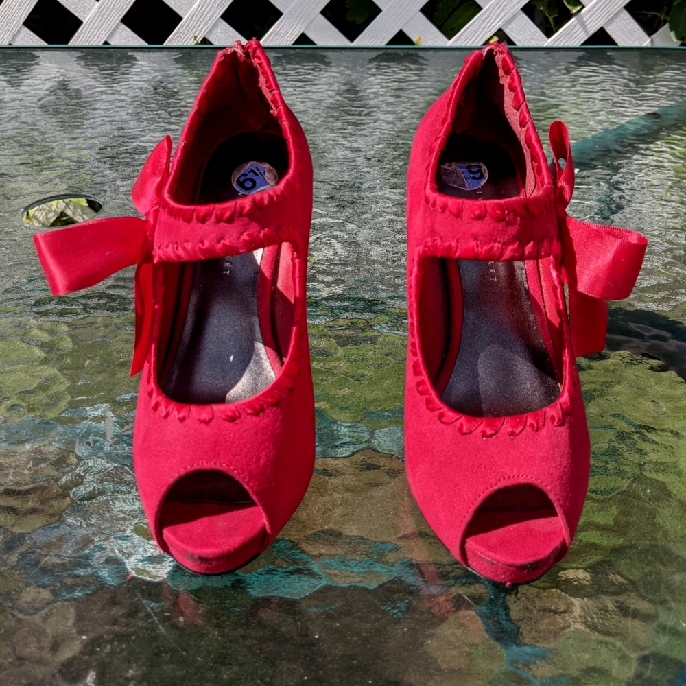 Velvet Heart Glynis Shoes in Red Suede - Picture 1 of 4